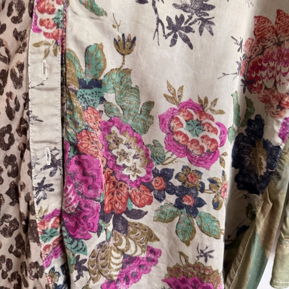 Pilcro Mixed-Print Utility Jacket in Olive Camo Leopard Floral Accents Size Sm - Picture 6 of 7